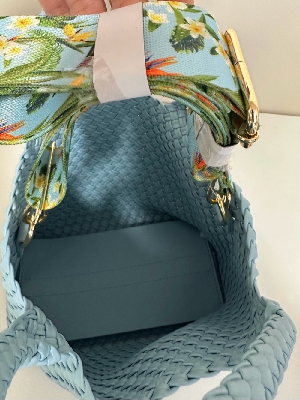 Ah-Dorned New York Woven Tote Bag Sky Blue NWT Removable Crossbody Strap - Picture 4 of 5
